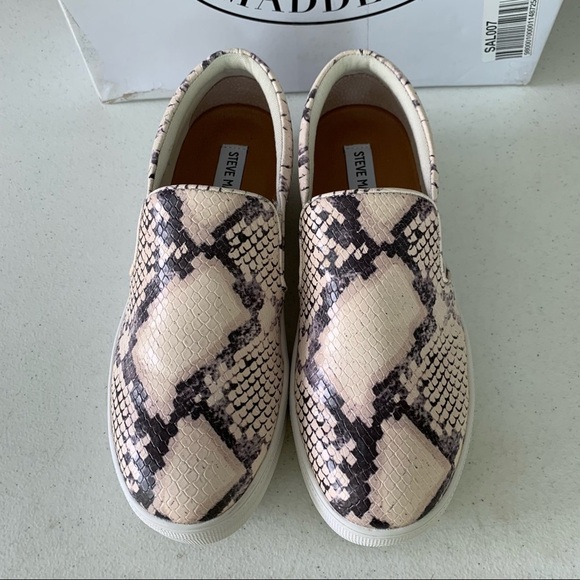 Steve Madden Gills Snake Print Fashion Sneaker - Picture 3 of 8